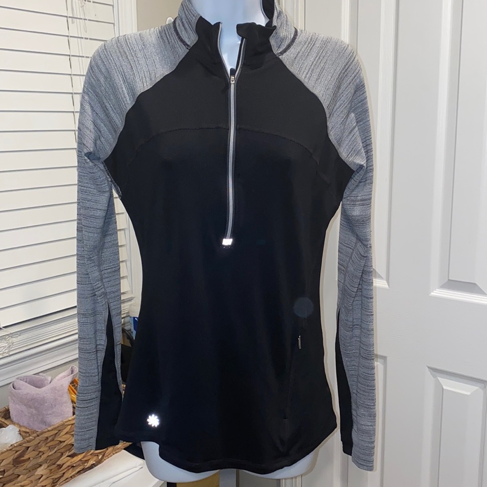 Women’s Athleta long sleeved black and grey pullover size S